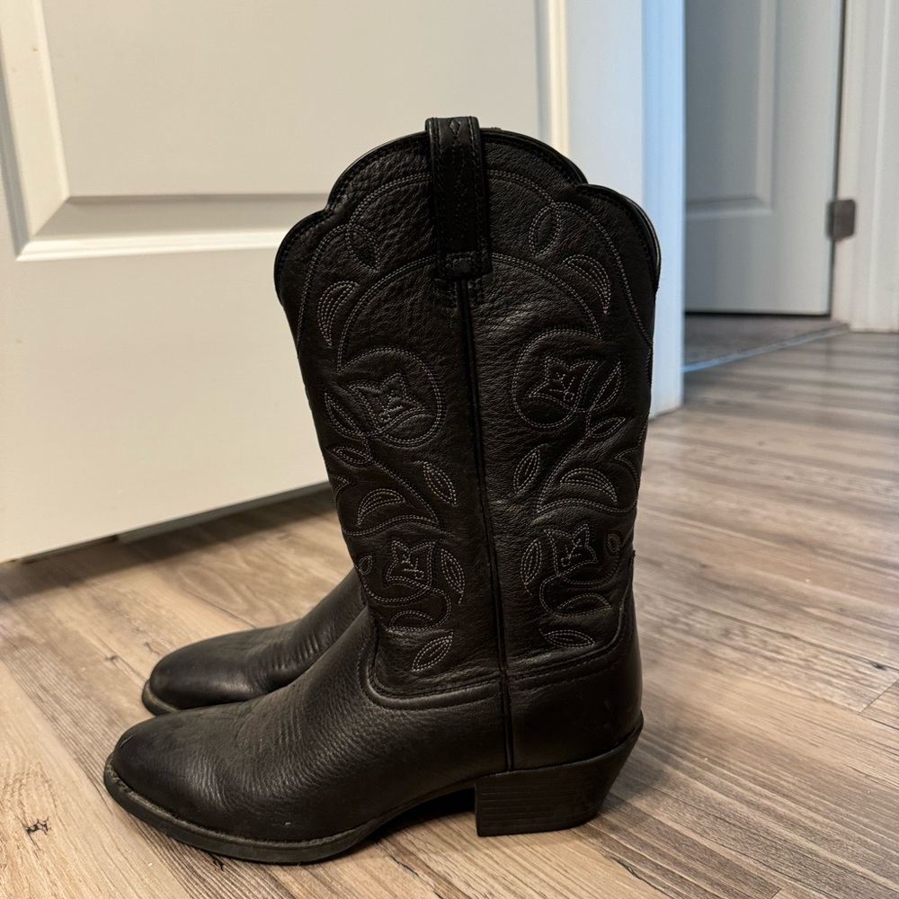 Ariat western cowboy boots